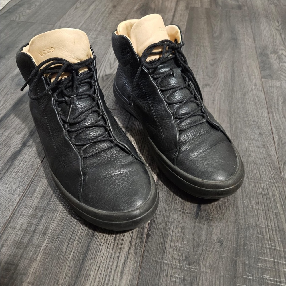 ECCO Men's Black High-Top Sneakers